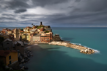 Obraz premium View of town Vernazza in morning light.