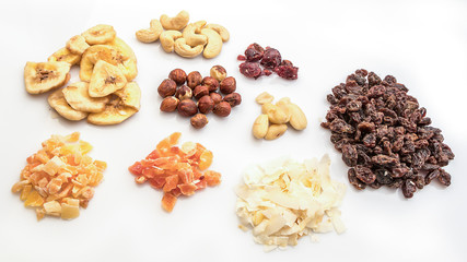 Das exotische Früchte Müsli bestand aus verschiedenen Bestandteilen