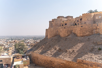Walking around Jasalmeк fort