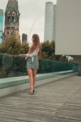Obraz premium sweet girl in a city 