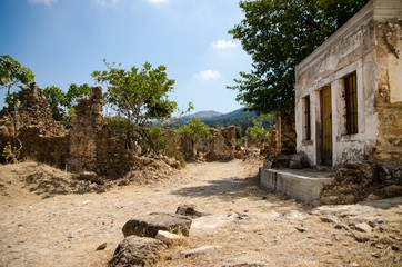 Fototapeta na wymiar Verlassenes Dorf auf Kos