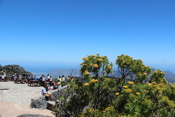 Naklejka premium meer, beach, landschaft, himmel, ozean, wasser, sommer, insel, natur, küste, urlaub, blau, anreisen, anblick, baum, stadt, tropisch, fremdenverkehr, bay, resort, berg, urlaub, schön, sand, hills