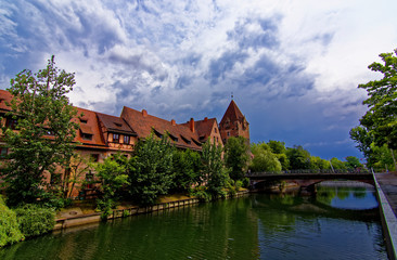 Obraz premium beautiful architecture of the old town of Nuremberg. Sunny day in Nuremberg. the ancient beauty of the city of Nuremberg is fascinating