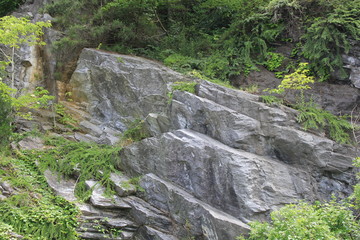 段になった岩場