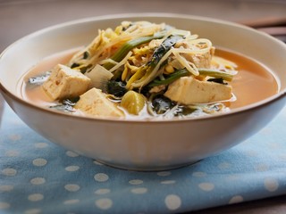 한국의 음식 시금치 콩나물 된장국