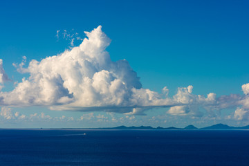 古宇利島より伊是名島・伊平屋島を望む
