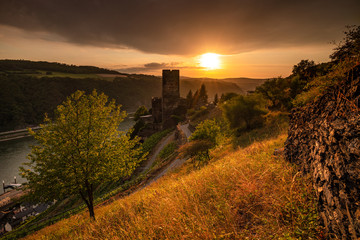 Mittelrheintal bei Kaub mit Burg Gutenfels