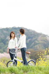 Obraz premium 散歩しているカップル