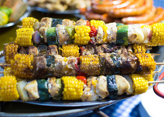  Grilled corn with vegetables on stick