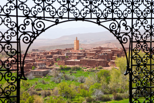 Vista desde la Kasbah de Telouet, Alto Atlas, Marruecos, Africa