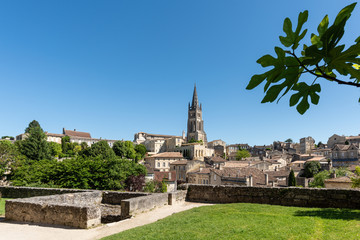 SAINT-EMILION (Gironde, France), vue du village	