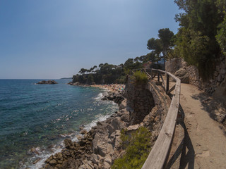 Fototapeta na wymiar Cami de ronda, Path that surrounds the beaches of the Costa Brava, Spain