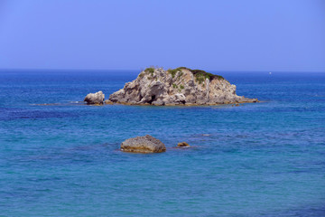 Fototapeta na wymiar Beautiful view of the clear sea of Prsoudi in Corfu