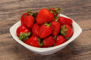 Sweet strawberry in the bowl