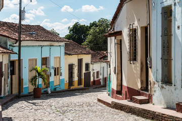 Fototapeta na wymiar Kuba, Sancti Spiritus; Straßen und Gassen in der Altstadt.