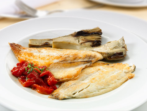 Lenguado a la plancha con verduras.  Grilled sole with vegetables