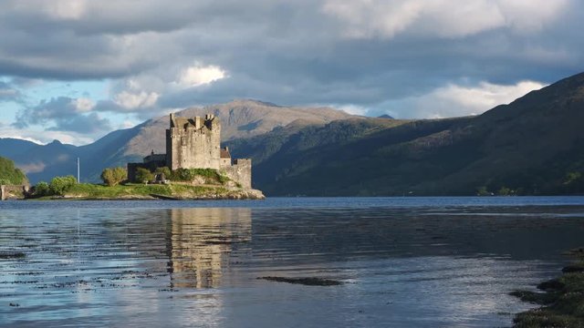 Eilean Donan Castle, Loch Duich, Dornie, Highlands Scotland 