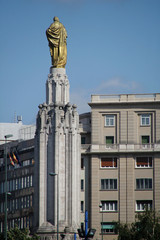 Fototapeta na wymiar Chrsit sculpture in a square of Bilbao