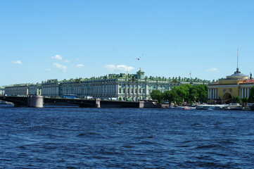 Fototapeta na wymiar Musée de l'Ermitage sur le Neva