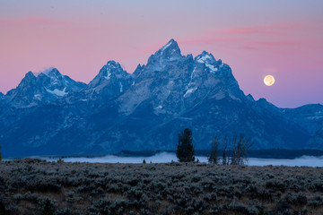 Full Moon Sets over the Tetons at Dawn
