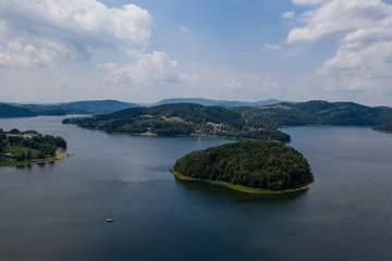 Jezioro Rożnowskie - krajobraz © BlackMediaHouse