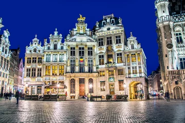 Gordijnen Grote Markt in Brussel in de nacht, België © MarinadeArt