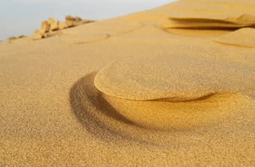 Fototapeta na wymiar Schöne Dünenlandschaft in der Wüste von Dubai