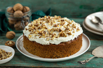 carrot cake with walnut and cream cheese frosting