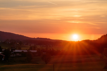 Fototapeta na wymiar Sonnenuntergang auf dem Land