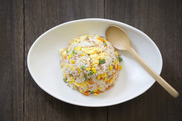 コーン粒の卵チャーハン