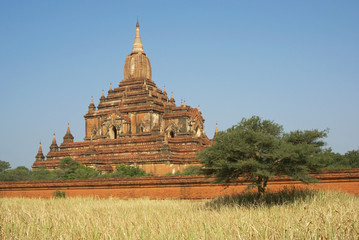 Fototapeta na wymiar Ruins of the temple area of Bagan, Myanmar, Asia