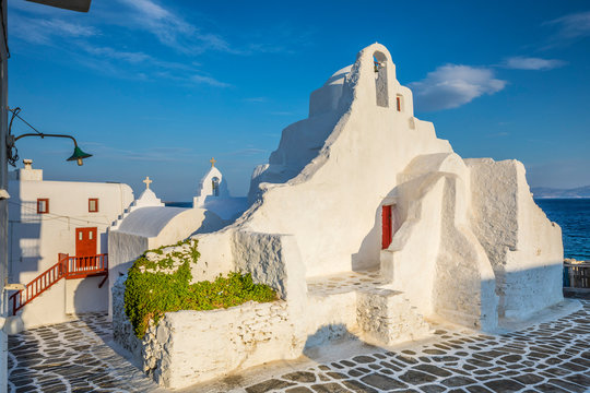 Paraportiani Orthodox Church, Mykonos Town, Mykonos, Cyclade Islands, Greece