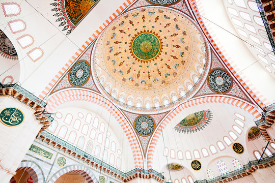 Suleymaniye Mosque, interior details. Istanbul, Turkey