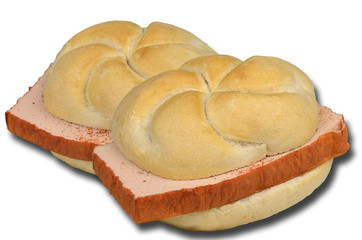 Zwei Brötchen mit Leberkäse, isoliert auf weißem Hintergrund