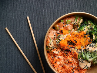 Poke with brown rice and salmon