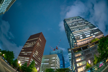 東京駅　行幸通りのオフィスビル群