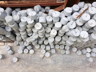 The ball of cement concrete used for support steel bar in construction site (Concrete Covering), Cylinder cement concrete, Providing concrete pouring levels