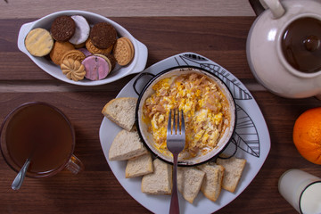 huevos con tocino