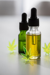 Cannabis Marihuana Hanf CBD Öl gegen Schmerzen zur Therapie als Medizin Arzneimittel