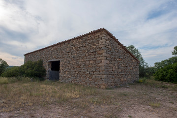 Fototapeta na wymiar Abandoned house around Valvona, Teruel