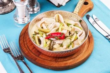  Mediterranean noodle soup with colmar rings, onions, cucumbers and hot peppers