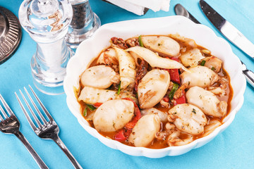  Mediterranean dish, stewed in broth Colmar in tomato with pepper