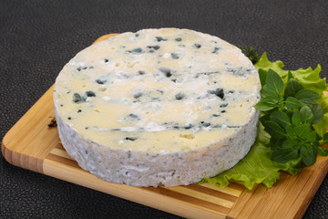 Round blue cheese