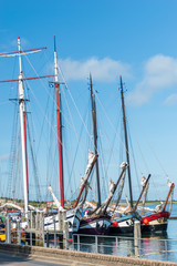 Obraz premium Ships in a row in a harbor. Terschelling, The Netherlands, Europe.