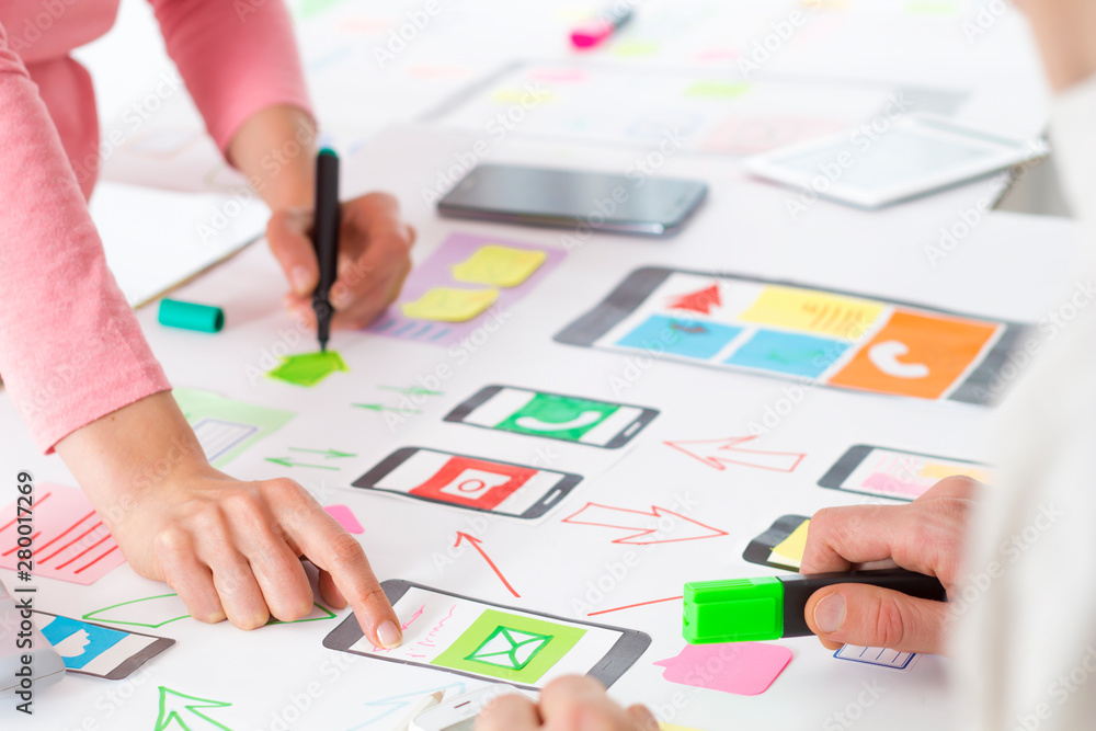 Poster web designer, user interface, development of applications for mobile phones, the creation of a proto