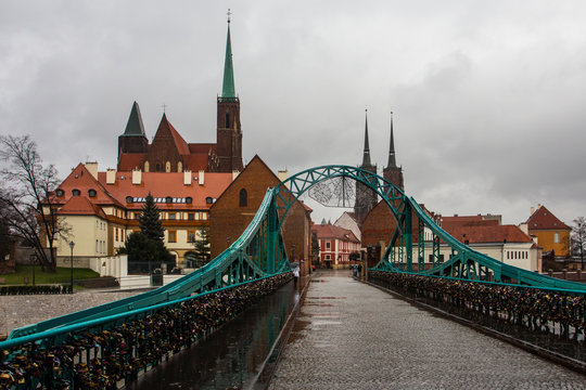 View of Tumski Bridge and ancient churches in Wroclaw. Poland © Shyshko Oleksandr