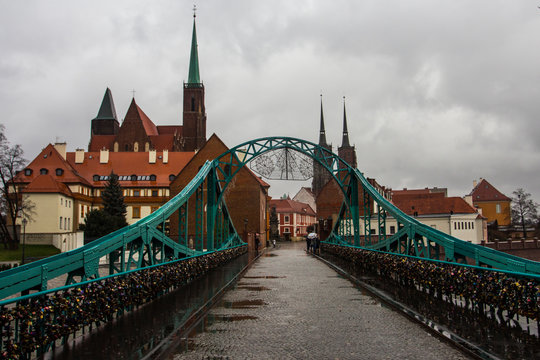 View of Tumski Bridge and ancient churches in Wroclaw. Poland © Shyshko Oleksandr