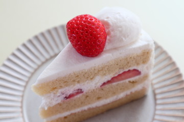 真っ赤な苺のショートケーキ