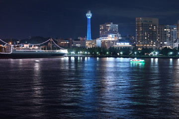 Obraz premium 大桟橋からの横浜みなとみらいの夜景