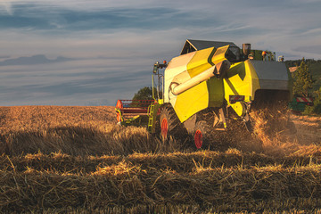 Obraz premium Mähdrescher